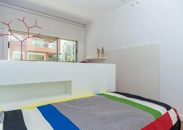 Da Rocha Edificio Foz Palace T2 *