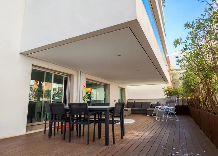 Da Rocha Edificio Foz Palace T2 *